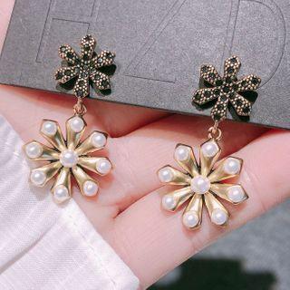 Faux Pearl Flower Earring Pearl Flower - One Size