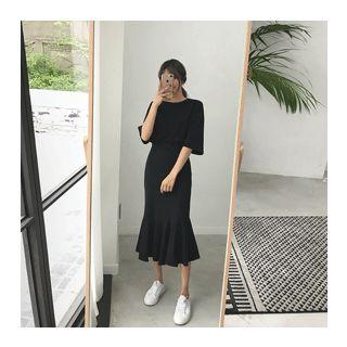 Set: Round-neck T-shirt + Band-waist Ruffle-hem Skirt