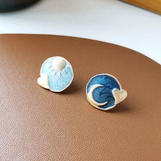 Moon & Star Asymmetrical Alloy Earring