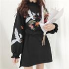 Loose-fit Crane-embroidered Long Pullover With Sash