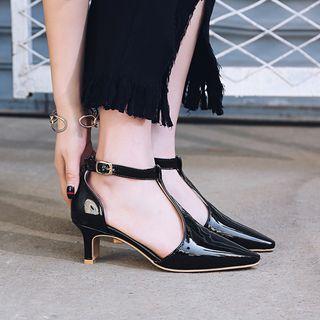 T-bar Pointed Pumps