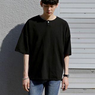 Button-detail Loose-fit T-shirt