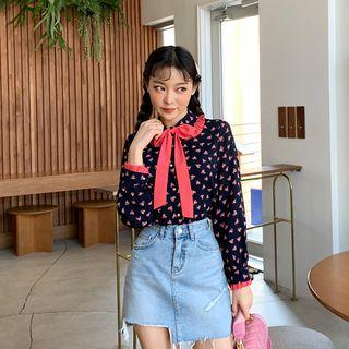 Contrast-frill Heart-pattern Blouse