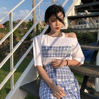 Set: Short-sleeve Cut Out T-shirt + A-line Skirt