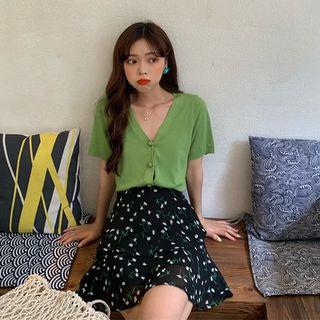 V-neck Short-sleeve Knit Top / Floral Skirt
