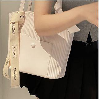 Lettering Bow Ribbed Tote Bag