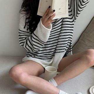 Slit-side Stripe Boucl  Knit Top
