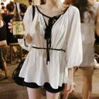 Contrast-piping Puff-sleeve Empire Top