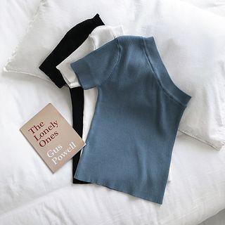 Short-sleeve Asymmetric One Shoulder Knit Top