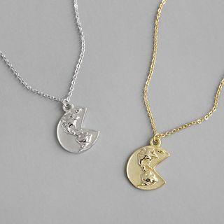 925 Sterling Silver Embossed Pendant Necklace