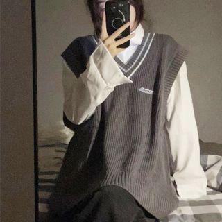 V-neck Knit Vest / Plain Button-up Shirt