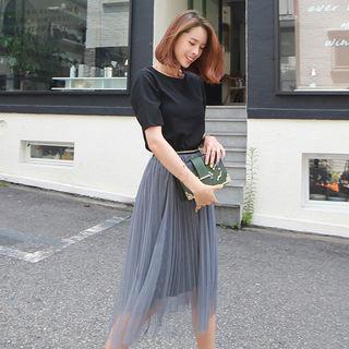 Set: Short-sleeve T-shirt + Midi Tulle Skirt