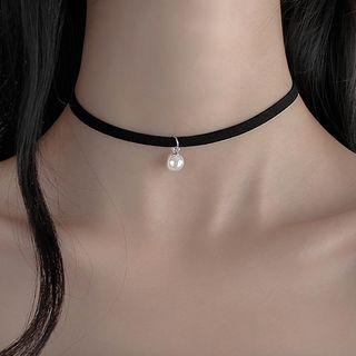 Faux Pearl Pendant String Choker