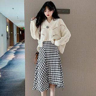 V-neck Perforated Sweater / Asymmetric Houndstooth Midi A-line Skirt
