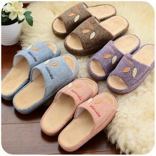 Leave Fleece Lining Slippers