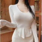 Long-sleeve U-neck Plain Curved Hem T-shirt