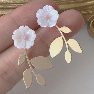 Shell Flower Earring 1 Pair - Silver Steel Earring - White & Gold - One Size