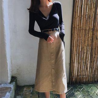 Long-sleeve V-neck T-shirt / A-line Midi Skirt With Belt
