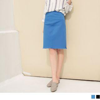 Fray Edge Slit-side A-line Skirt
