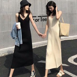 V-neck Knitted Sleeveless Midi Dress