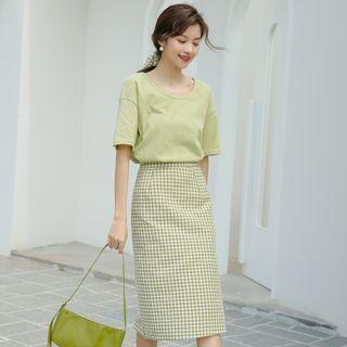 Set : Plain Short-sleeved Top + Plaid Skirt