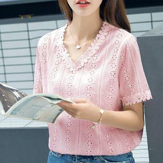 Crochet Trim Short Sleeve V-neck T-shirt