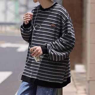 Round Neck Applique Striped Sweatshirt