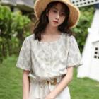 Short-sleeve Buttoned Leaf-pattern Top