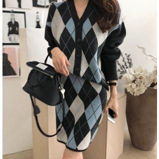 Set: V-neck Argyle Cardigan + Band-waist Wool Blend Skirt One Size
