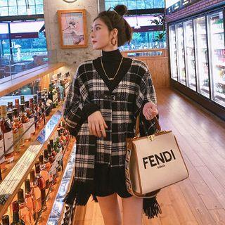 Batwing-sleeve Plaid Cape / Turtleneck T-shirt