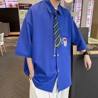 Short-sleeve Number Applique Chained Shirt