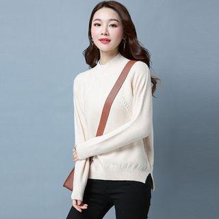 Long-sleeve Cable-knit Slit-side Sweater