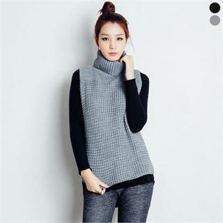 Mock-neck Knit Vest