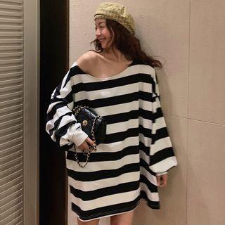 Striped One-shoulder Oversize Long-sleeve T-shirt
