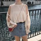 Cutout Sleeve Loose-fit Top
