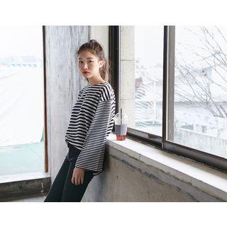 Round-neck Asymmetric-striped T-shirt