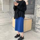 Oversize Long-sleeve T-shirt / Back-slit Midi Straight-fit Skirt