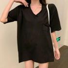 V-neck Side-slit T-shirt