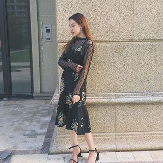 Set: Dotted Top + Floral Print Spaghetti Strap Dress