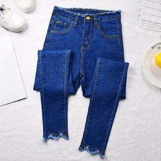 Asymmetrical Hem Cropped Skinny Jeans