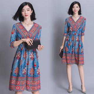 Printed 3/4 Sleeve V-neck Dress