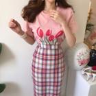 Floral Print Short-sleeve T-shirt / Plaid Midi Straight-fit Skirt