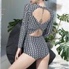 Long-sleeve Open Back Curve-striped Swimsuit