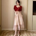 V-neck Short-sleeve T-shirt / Dotted Midi A-line Skirt