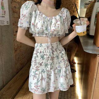 Set: Off-shoulder Floral Print Cropped Blouse + Smocked Chiffon Skirt Floral - One Size