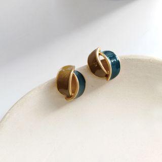 Two-tone Stud Earring