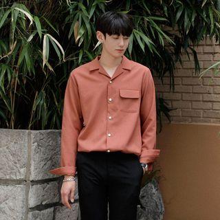 Notched-collar Contrast-button Shirt