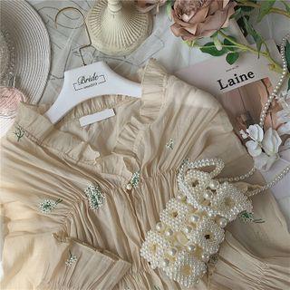 Floral Embroidered Crinkle Blouse