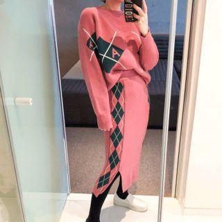 Set: Round-neck Argyle Knit Top + Band-waist Midi Skirt