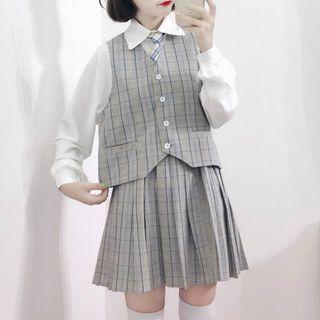 Set: Plaid Vest + Pleated Skirt